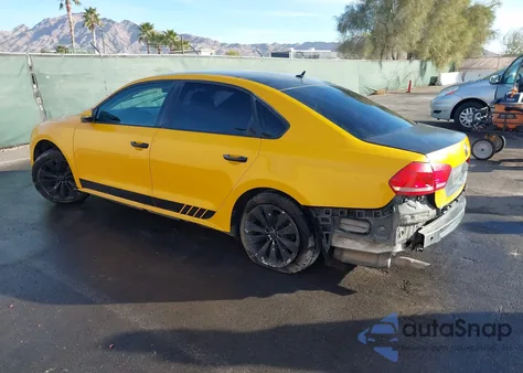 2012 Volkswagen Passat 2.5L S из США, поврежденный, VIN 1VWAP7A31CC054571